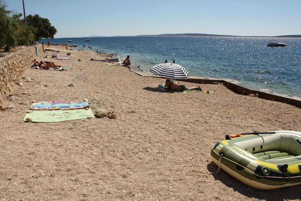 Family Apartments Iris 20M From The Beach, In Mandre 0*,