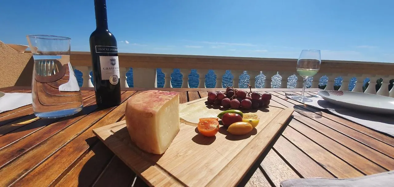 Family Apartments Iris 20M From The Beach, In Mandre