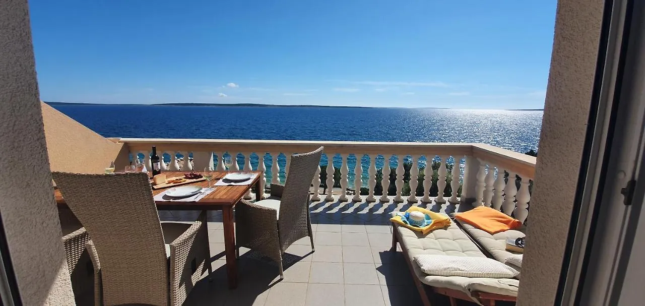 Family Apartments Iris 20M From The Beach, In Mandre