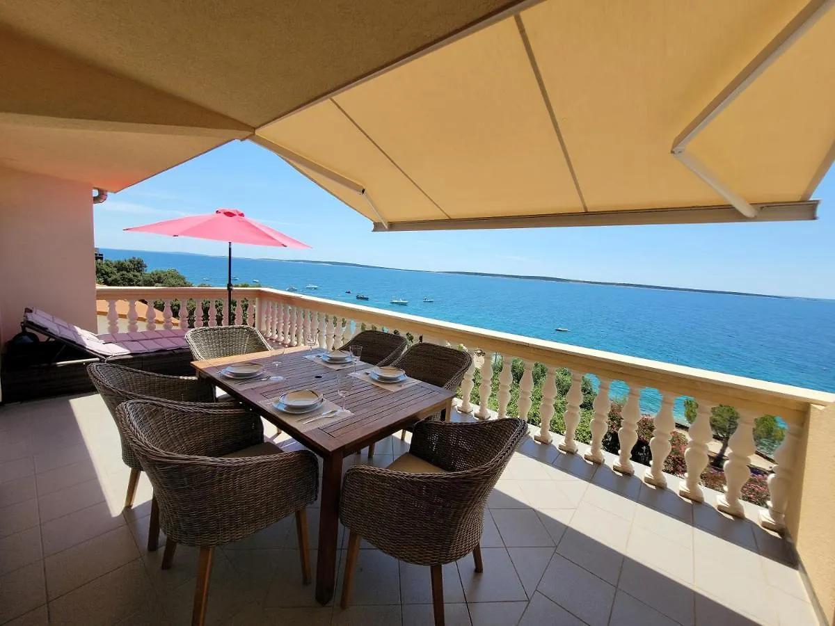 Family Apartments Iris 20M From The Beach, In Mandre 0*,  Croatia