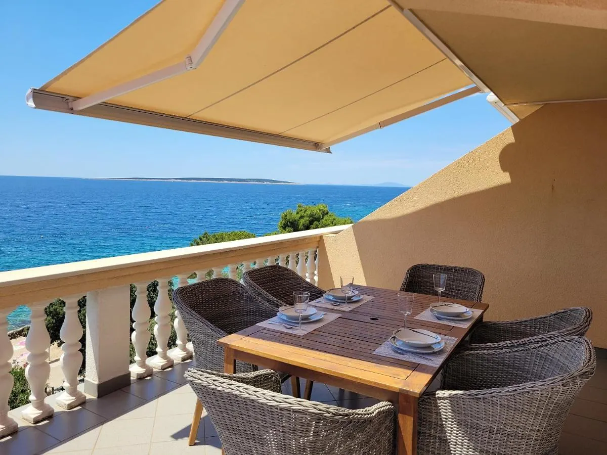 Family Apartments Iris 20M From The Beach, In Mandre