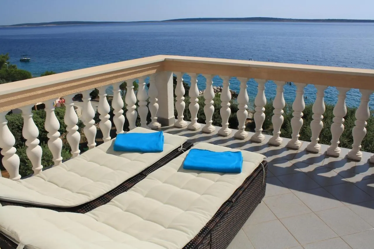 Family Apartments Iris 20M From The Beach, In Mandre